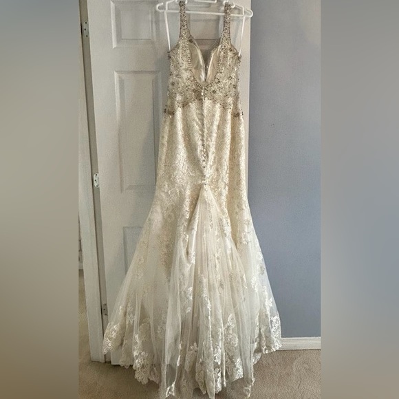Wedding Dress - Size 12 - Picture 3 of 9